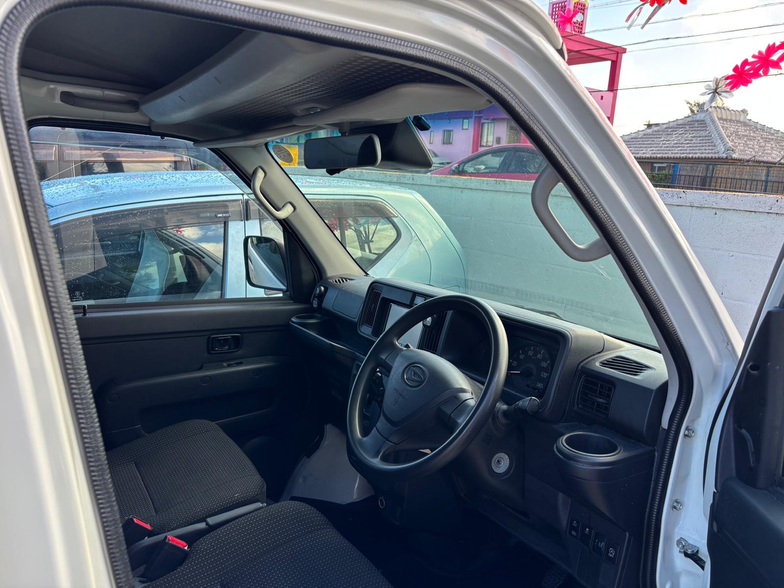 2019 Daihatsu Hijet Cargo Deluxe SAIII** ✨🚗