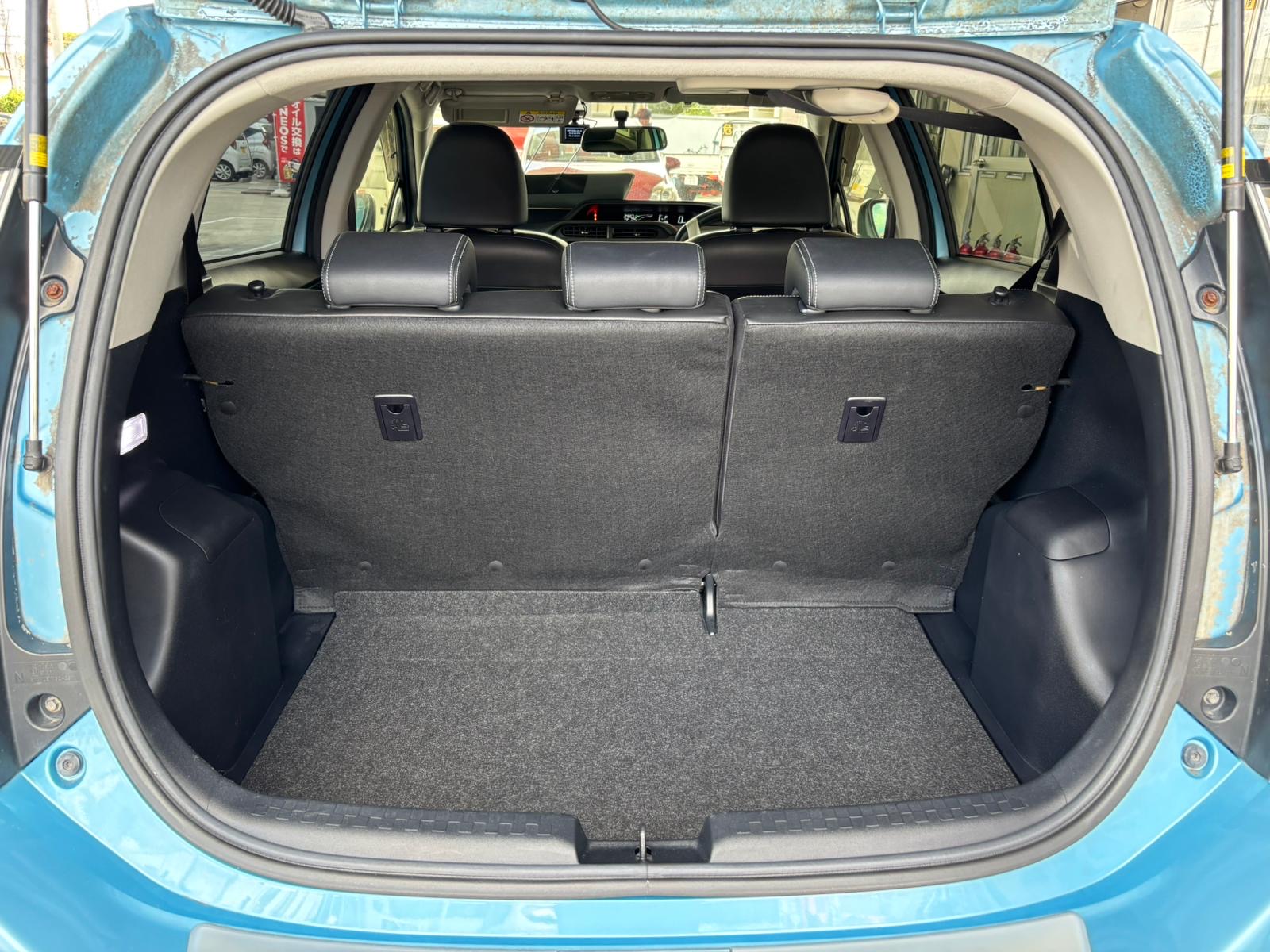 2015 Toyota Aqua G Black soft leather selection