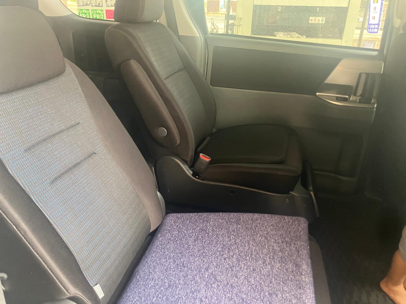 2009 Toyota Voxy