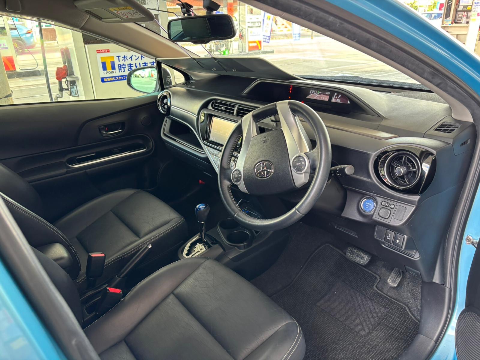 2015 Toyota Aqua G Black soft leather selection