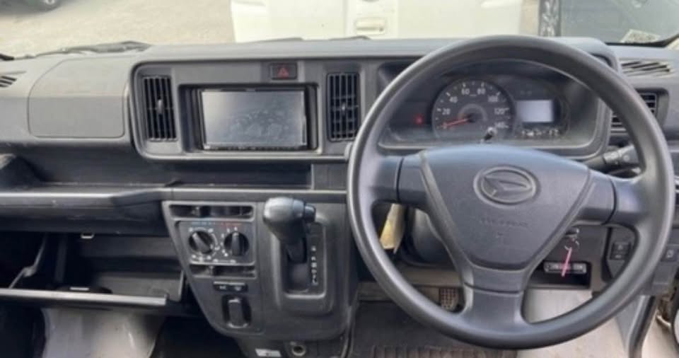 2022 Daihatsu Hijet Cargo Deluxe