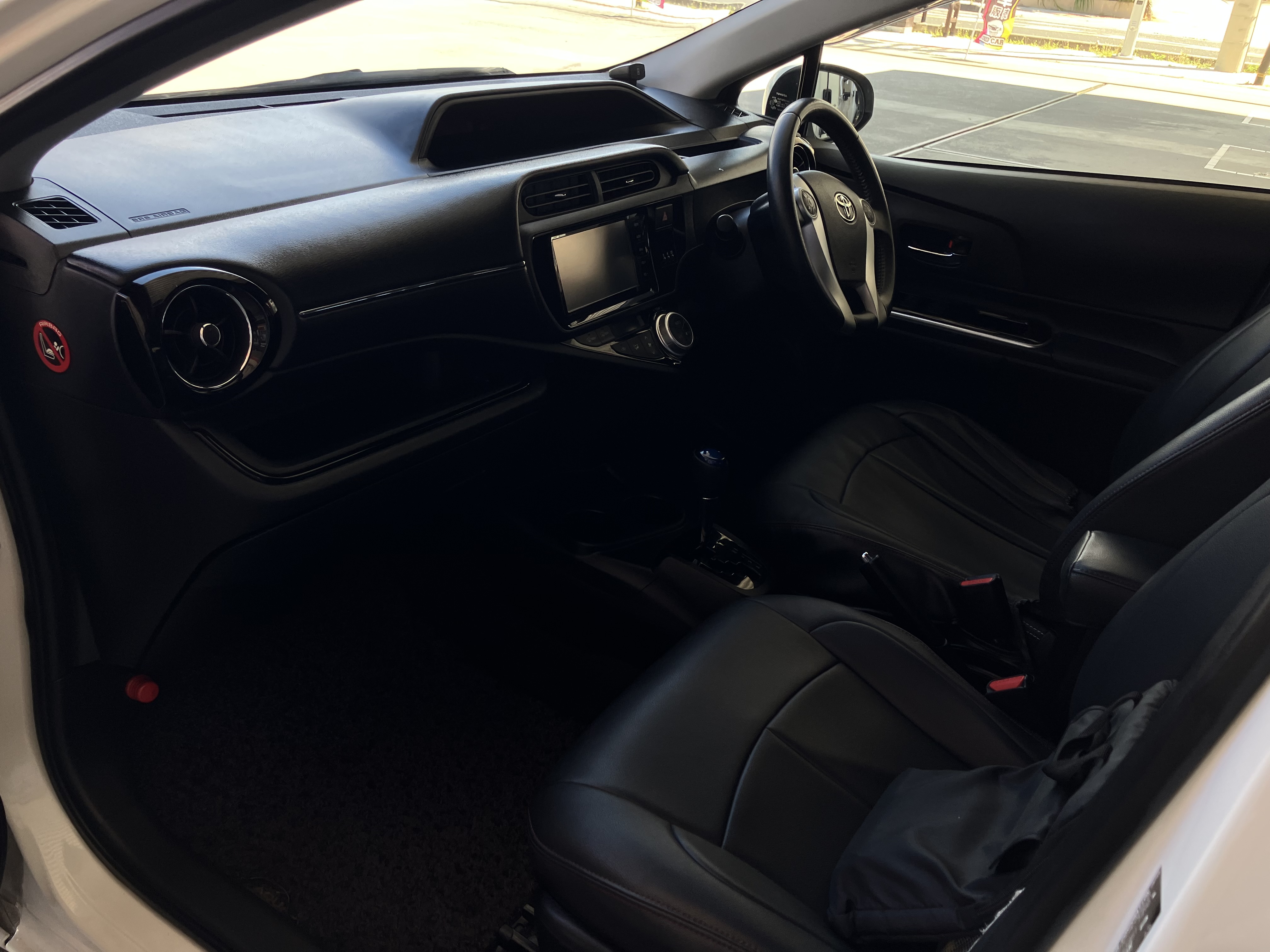 2016 Toyota Aqua NHP10