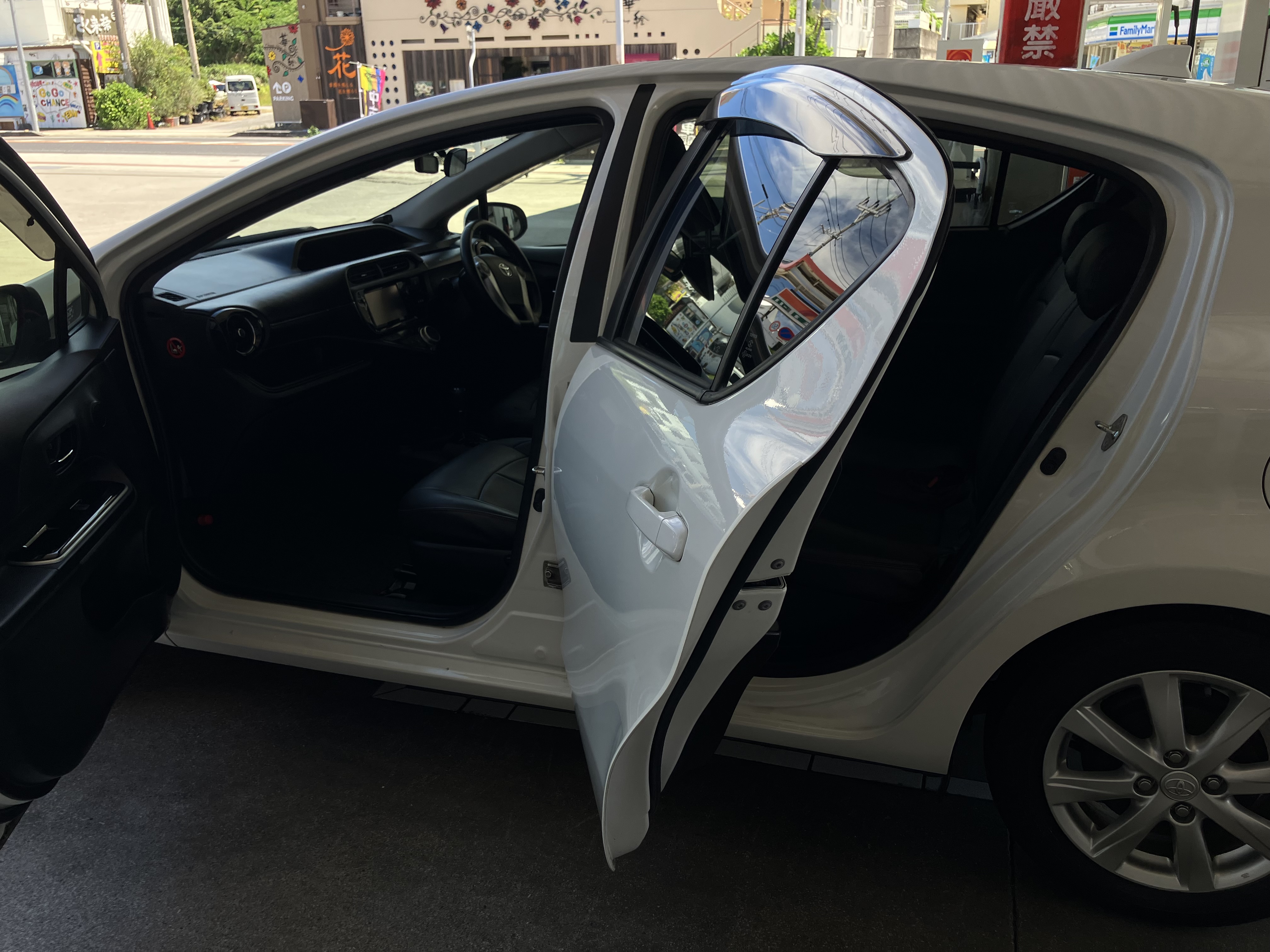 2016 Toyota Aqua NHP10