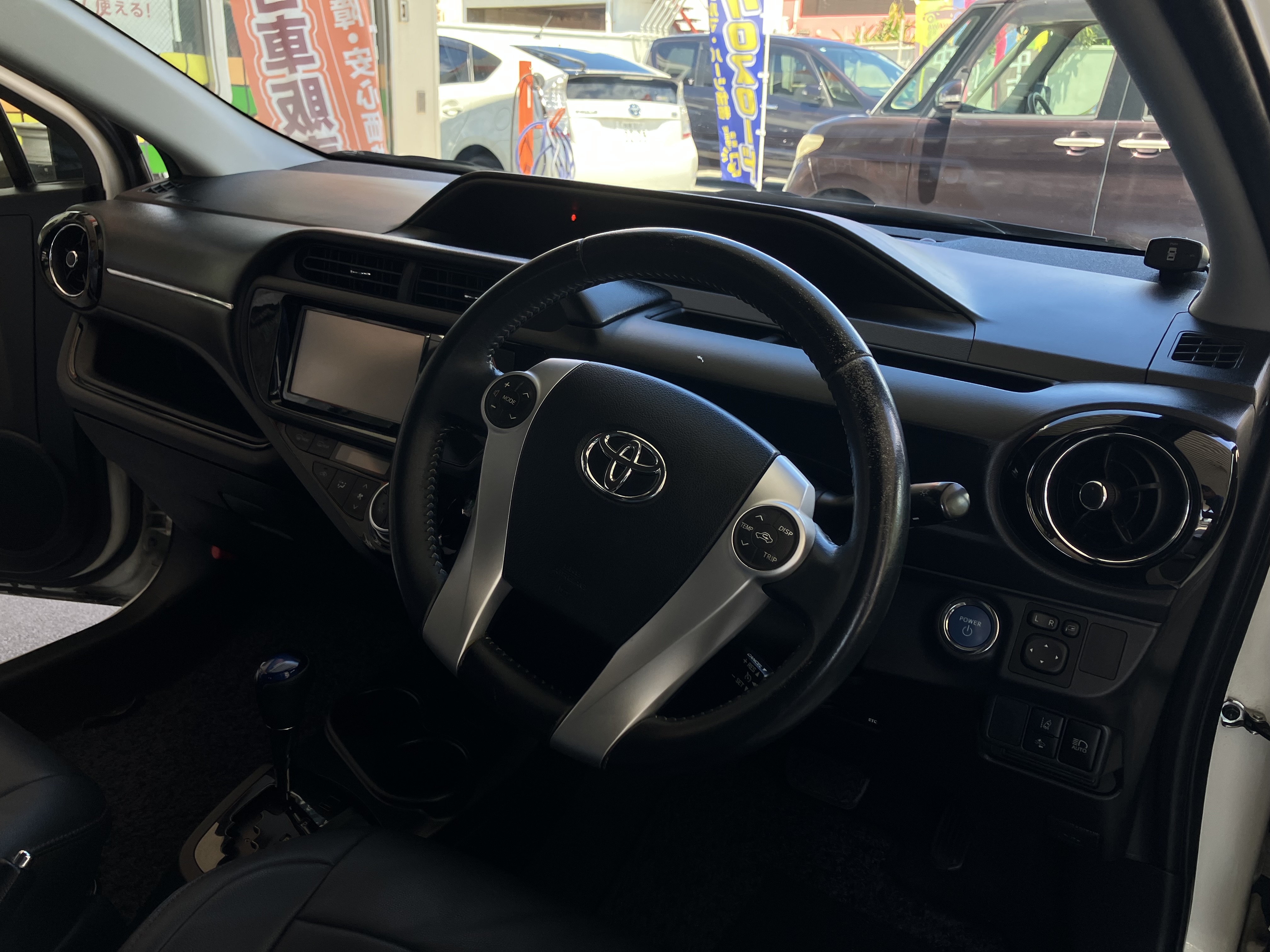 2016 Toyota Aqua NHP10
