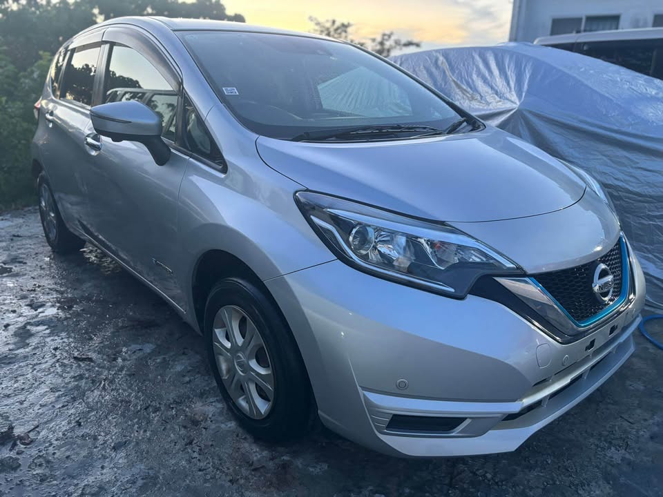 Nissan Note 4WD e-POWER B FOUR