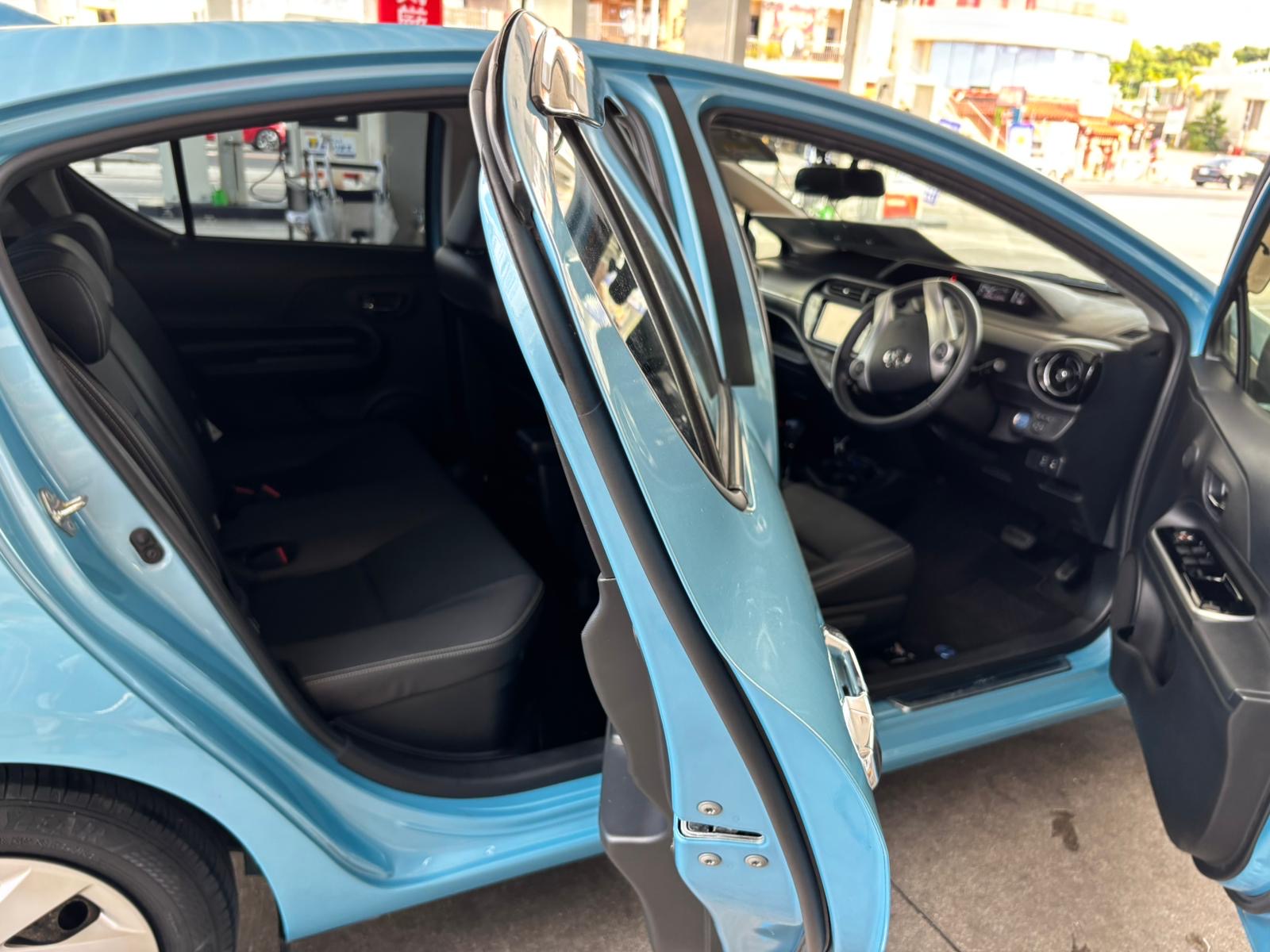 2015 Toyota Aqua G Black soft leather selection