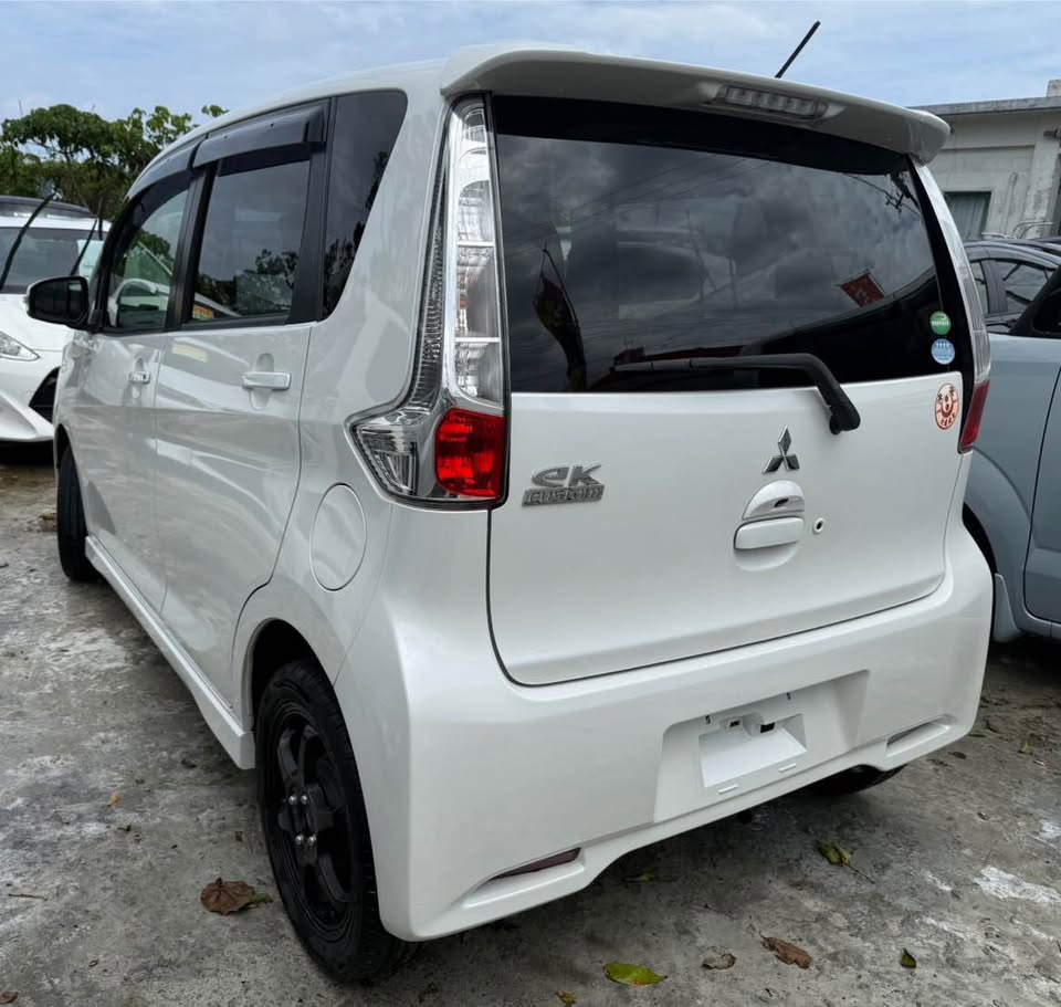 2013 Mitsubishi eK Custom Wagon T