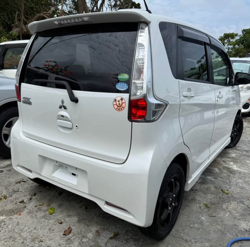 2013 Mitsubishi eK Custom Wagon T