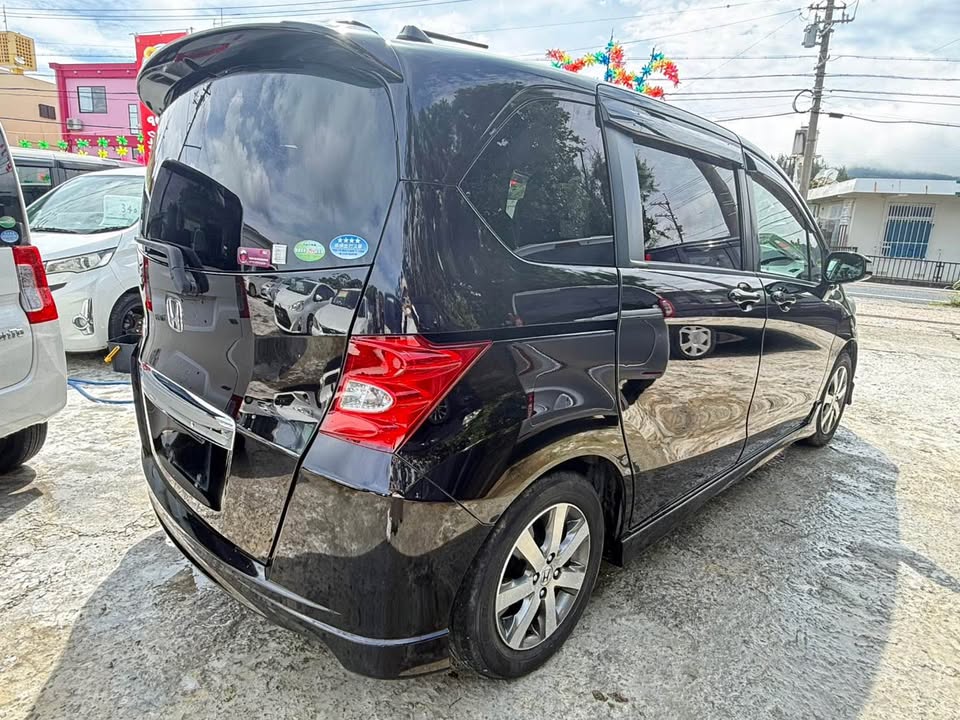 2011 Honda Freed 5-door Wagon GI