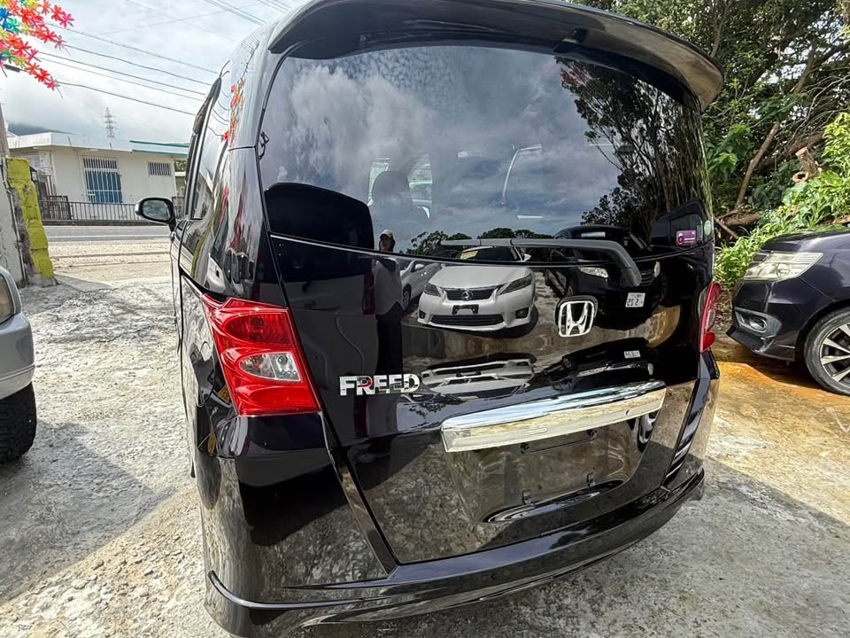 2011 Honda Freed 5-door Wagon GI