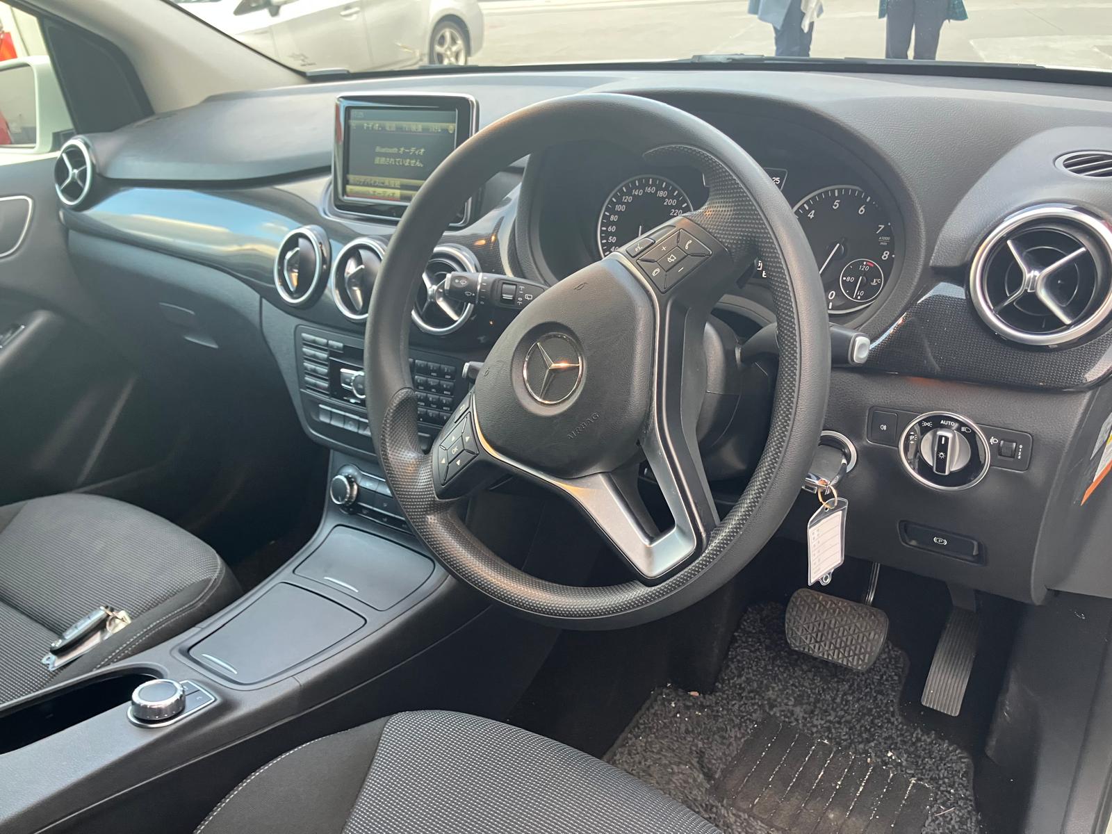 2014 Mercedes-Benz B180
