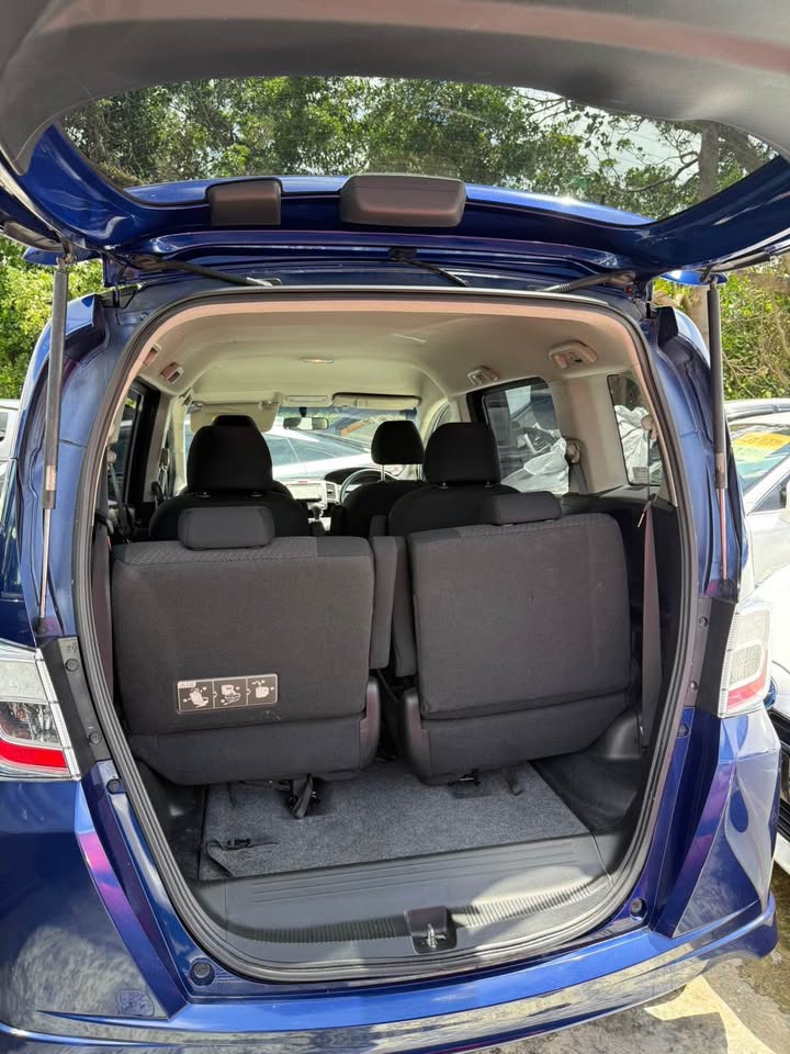 2013 Honda Freed Hybrid Just Selection