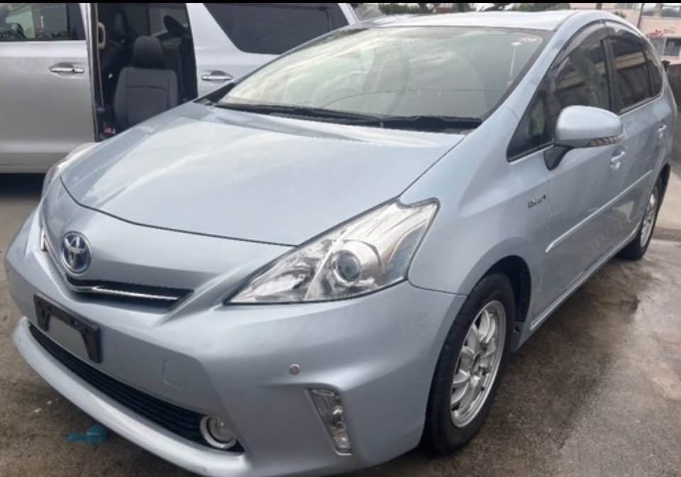2012 Toyota Prius α