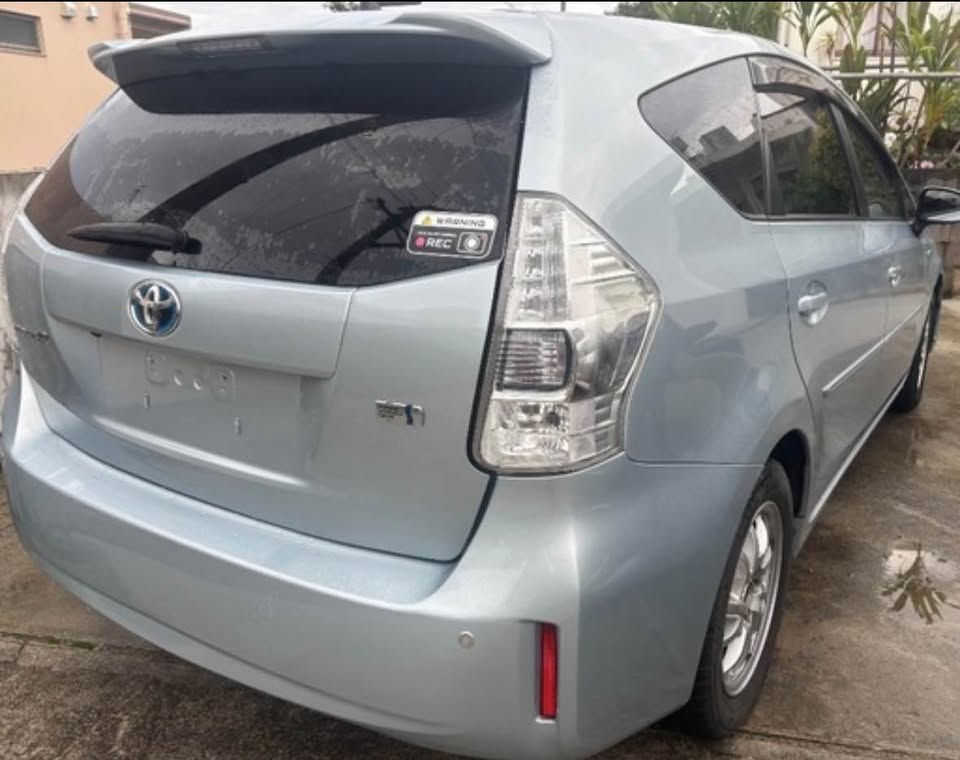 2012 Toyota Prius α