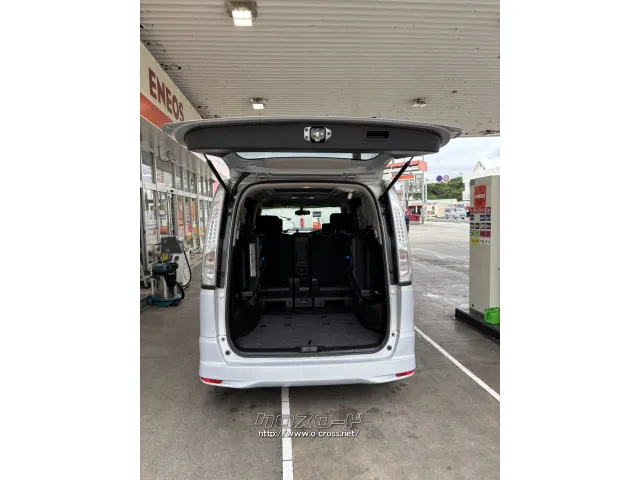 2013 Nissan Serena　Highway Star S-HV with panoramic Roof